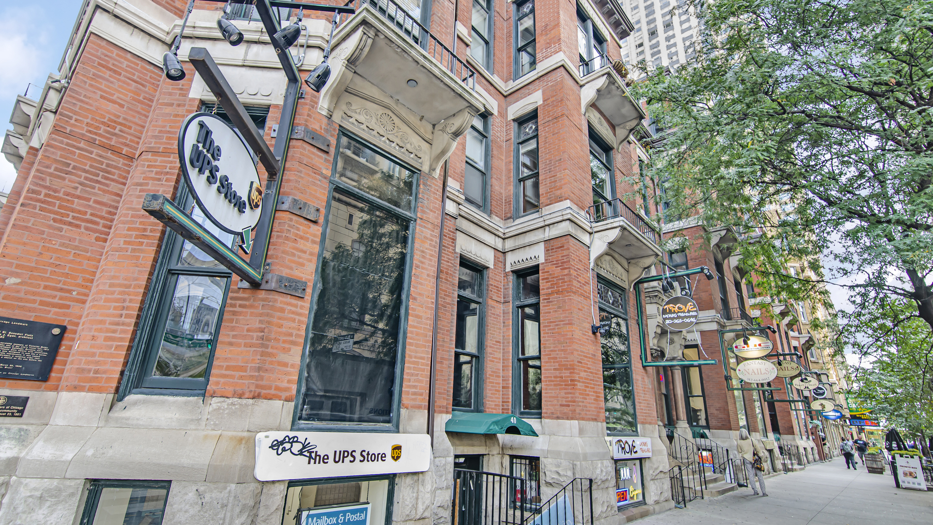 42 E Chicago Exterior 2