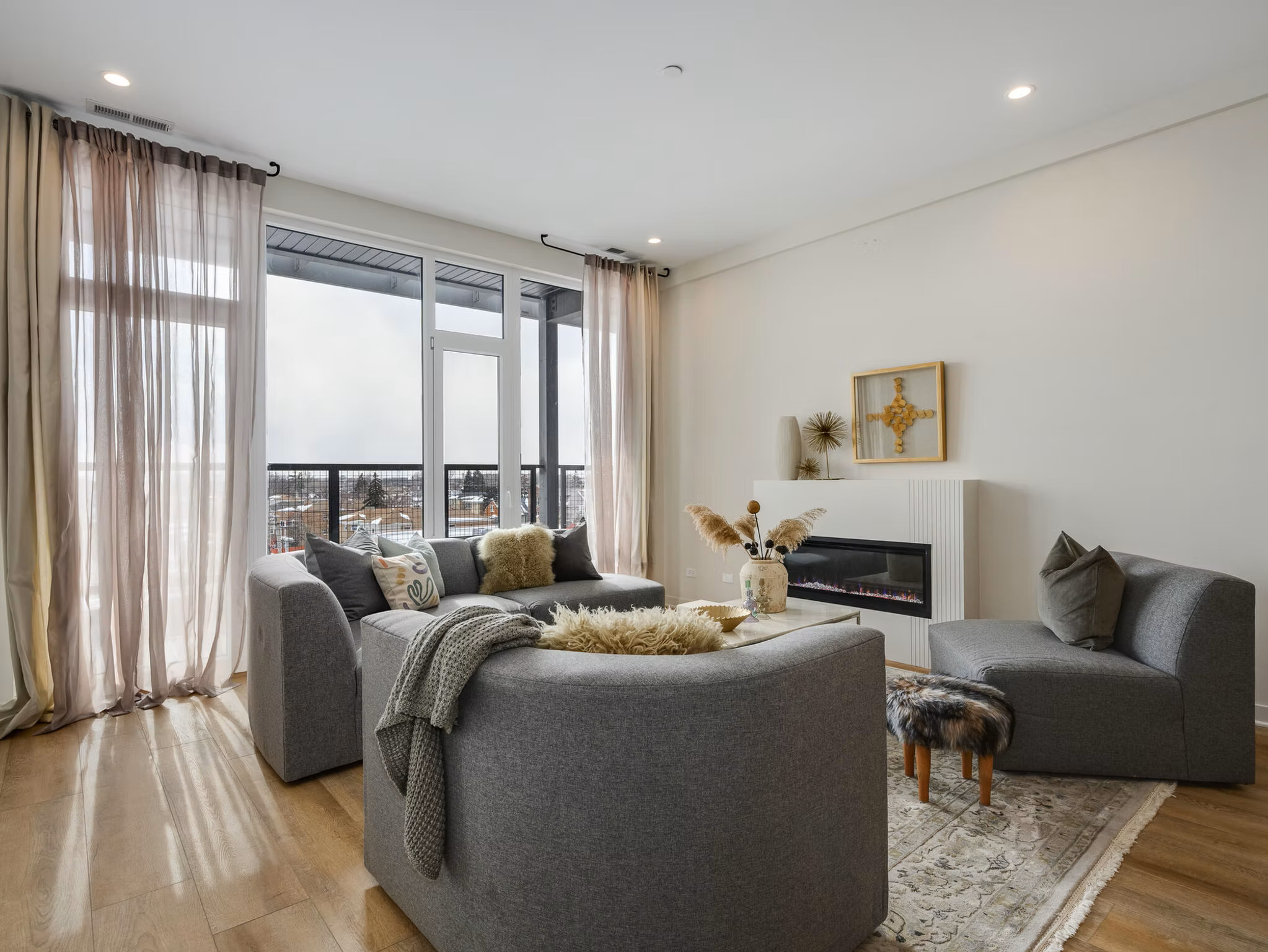 3207 N Narragansett Ave. – 306, Chicago, IL 60634