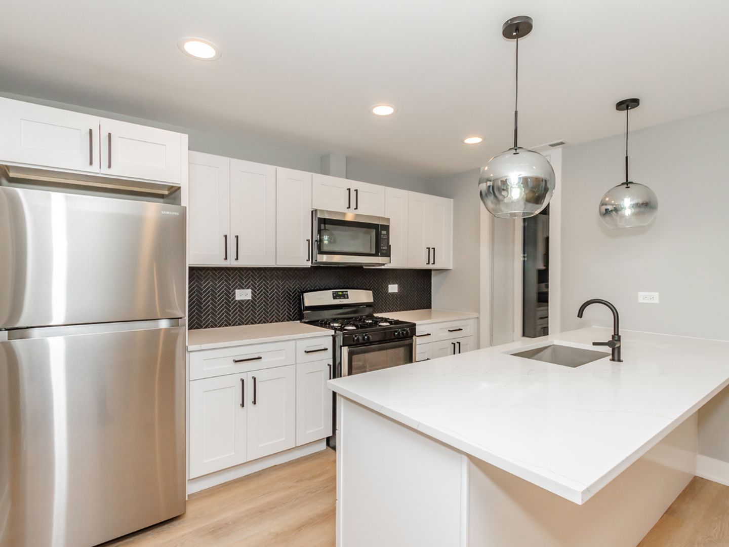 911 S Miller St - 911 - 1, Unit 1, Chicago, IL 60607