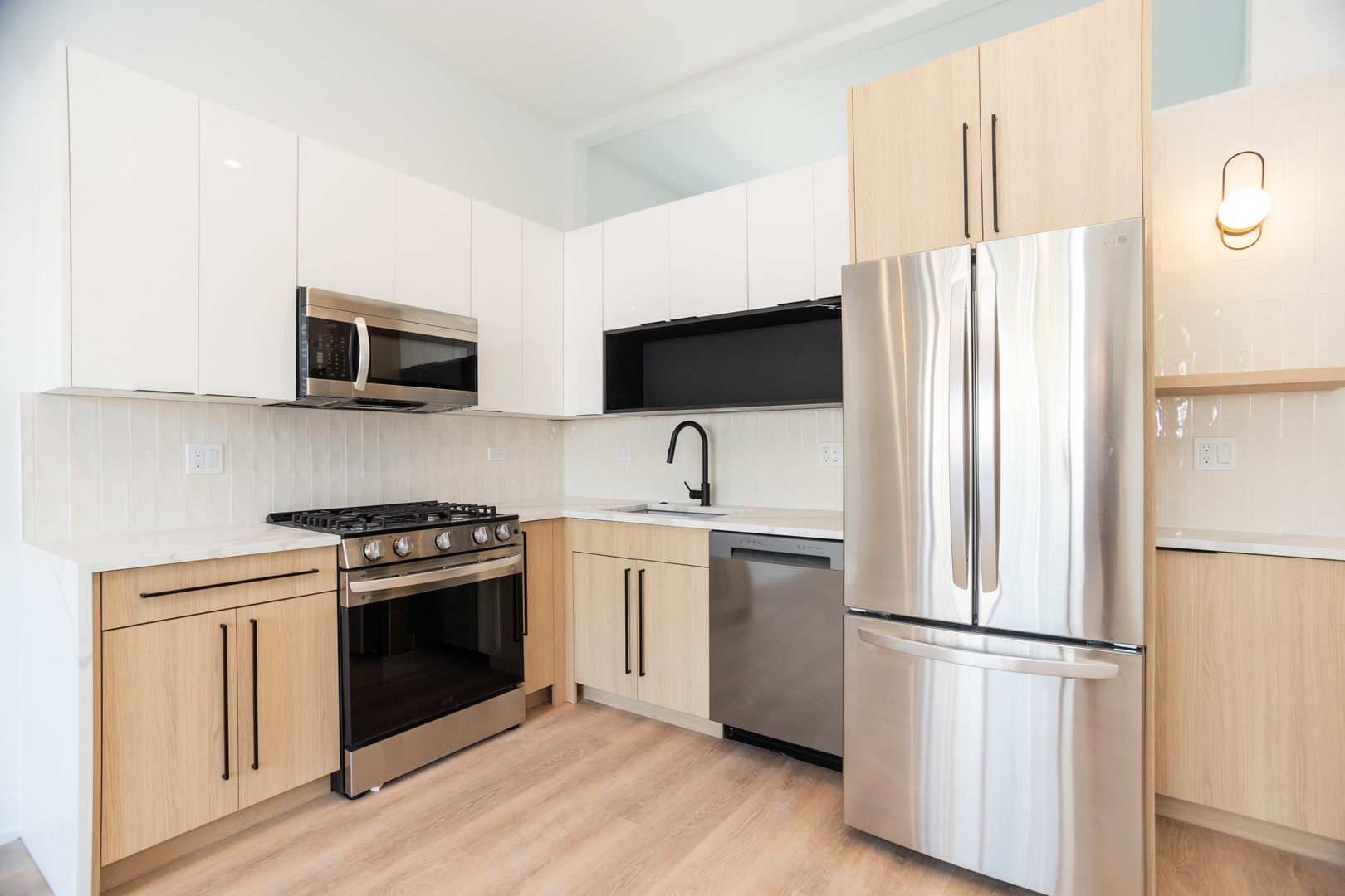 2042 W Irving Park Rd - 205, Chicago, IL 60618