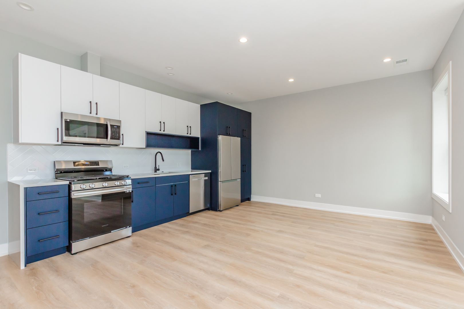 2202 N Kedzie Blvd - Unit 3, Unit 3, Chicago, IL 60647