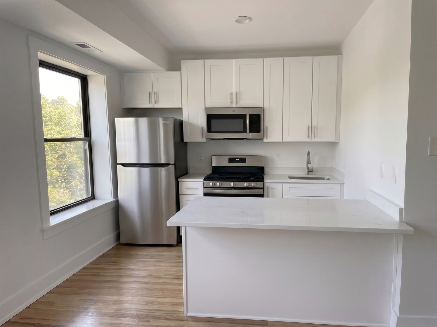 937 W Cornelia Ave  - 403, Chicago, IL 60657